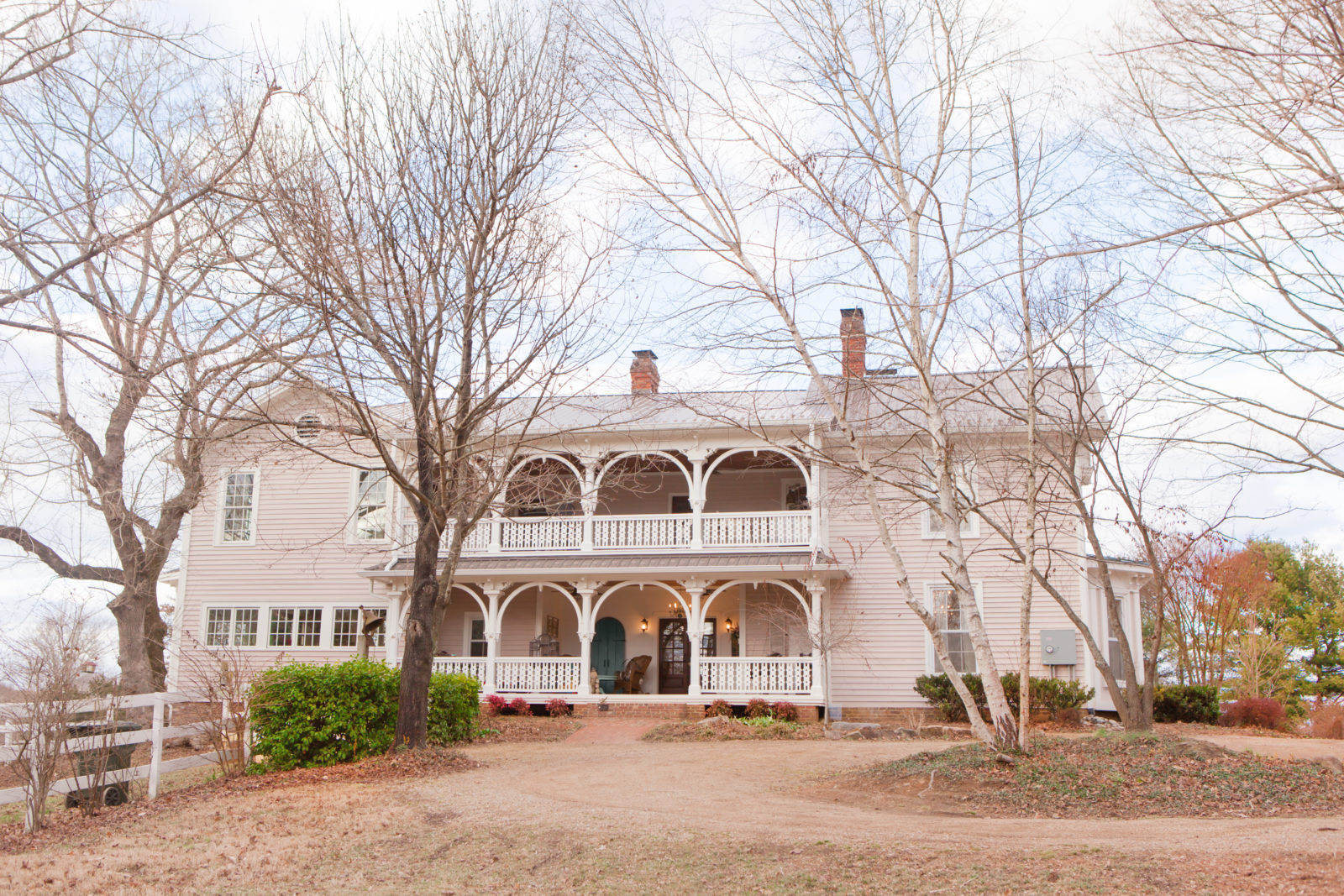 The Side Porch Gray TN wedding and event venue
