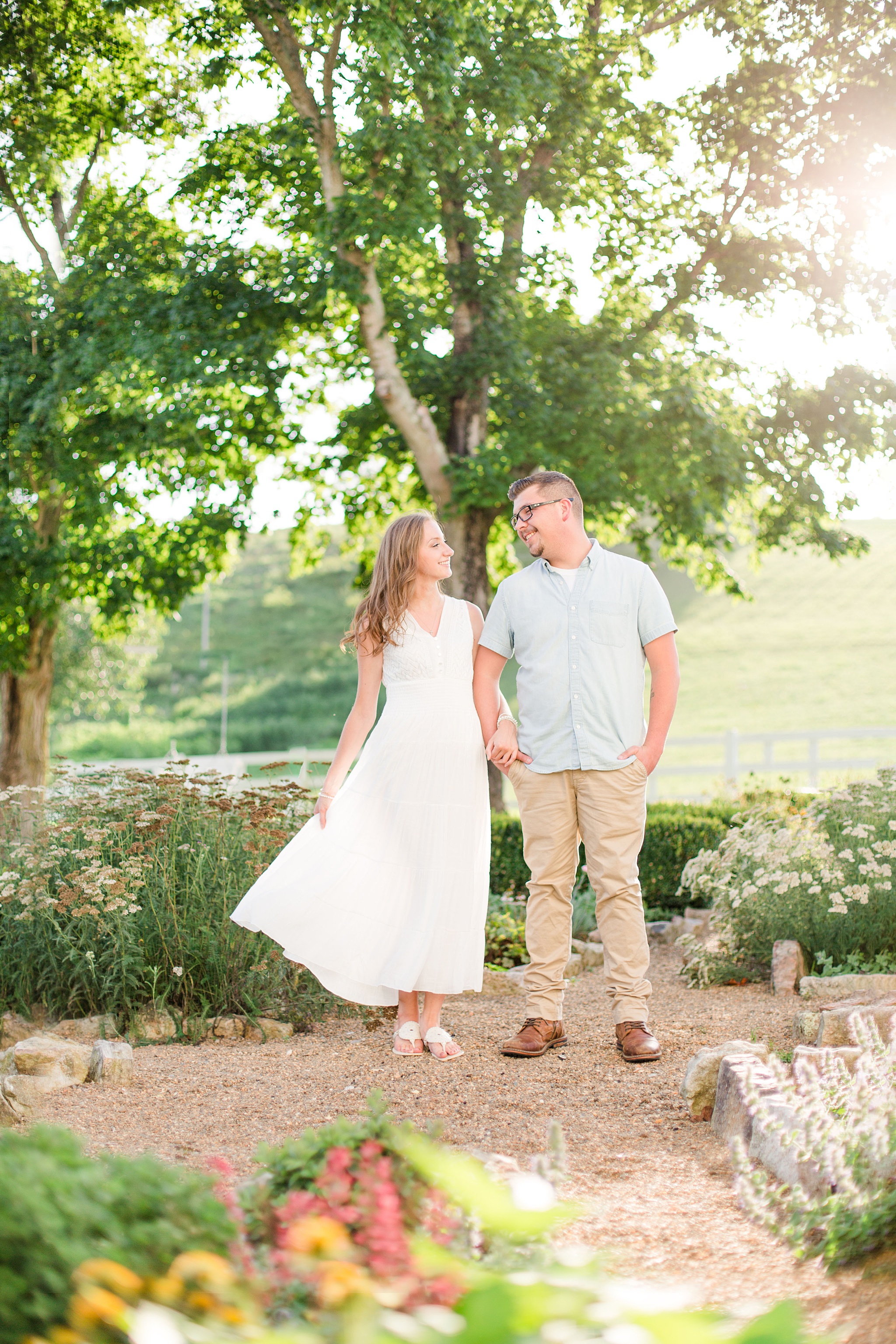 engagement session at Ellenbrook Mansion in Lebanon, VA