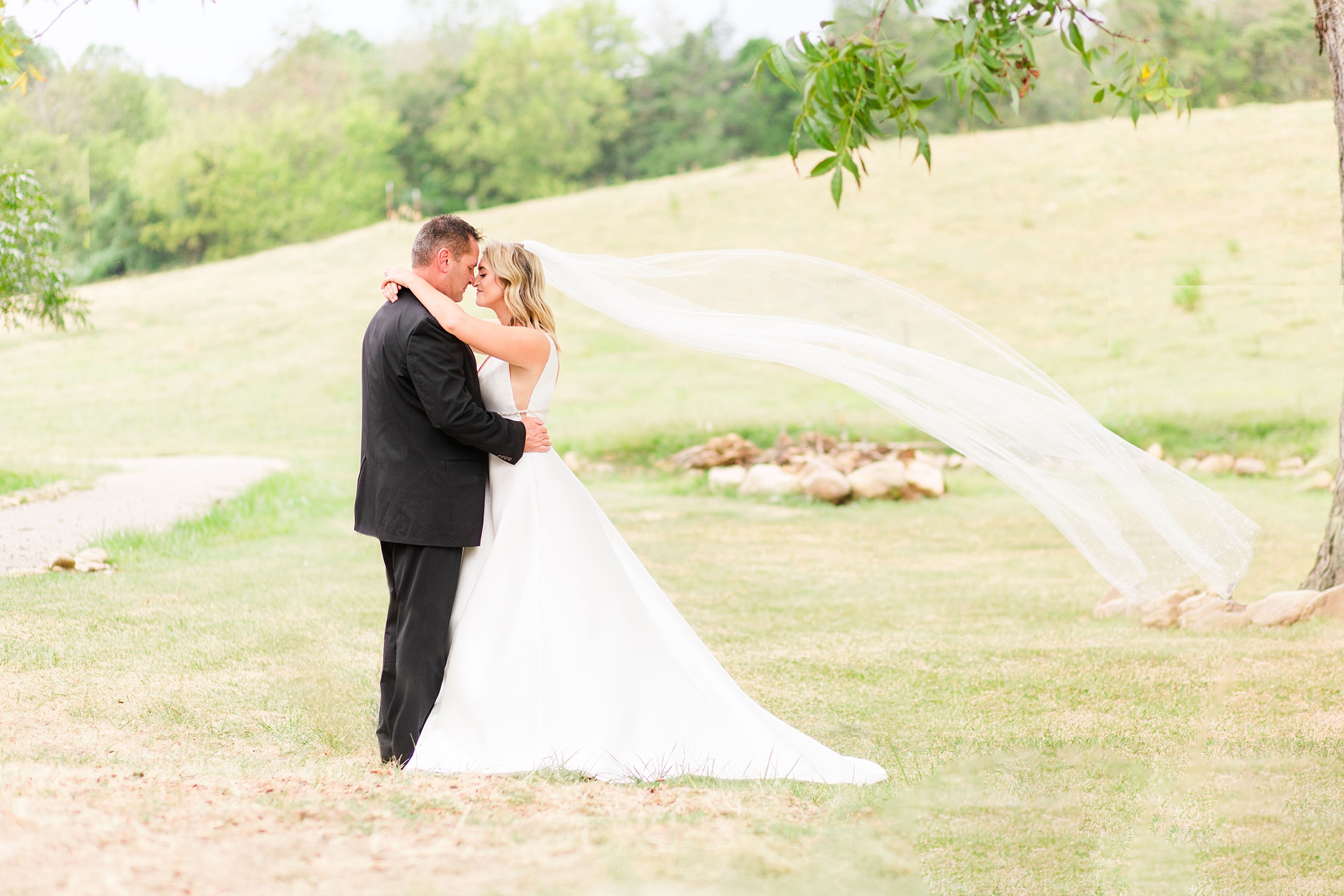 cherokee creek farm jonesborough, tn, cherokee creek farm wedding, johnson city tn wedding photographer